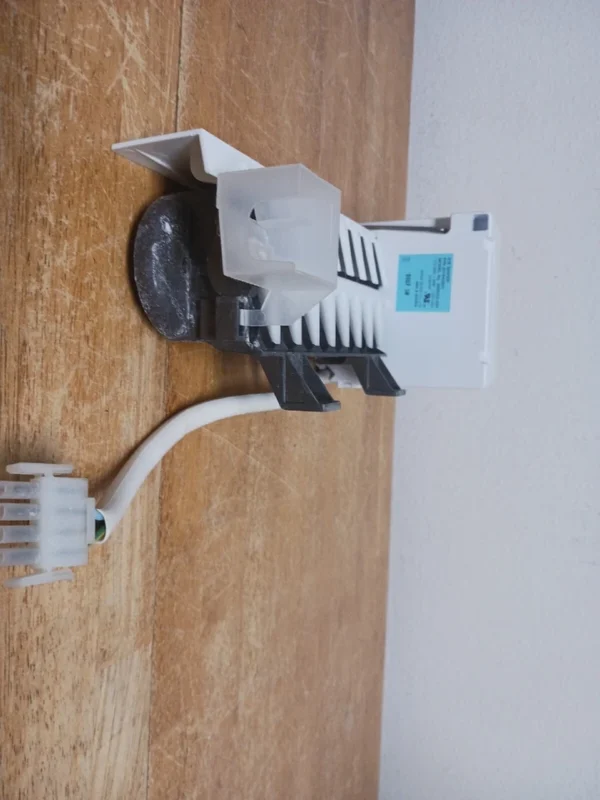 GE Refrigerator Ice Maker 241642501 (Money Back Guarantee)