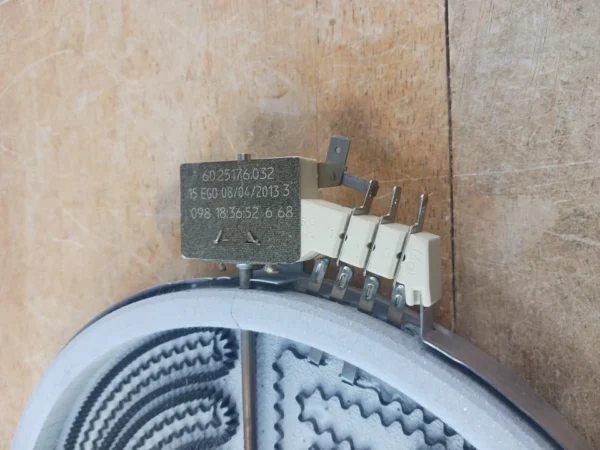 Whirlpool Range Surface Element 9.75in W10251108
