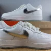 Talla 8 - Nike Air Force 1 Low Color del mes: Blanco y plateado