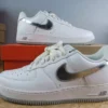Talla 8 - Nike Air Force 1 Low Color del mes: Blanco y plateado