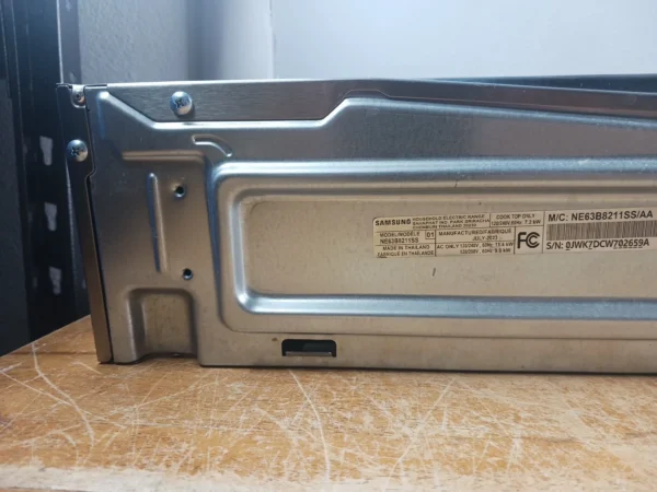 Panel frontal del cajón de la estufa Samsung NE63B8211SS