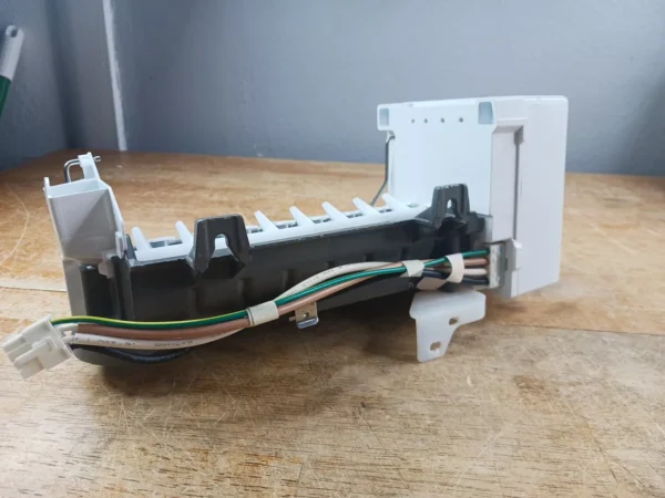 Whirlpool Refrigerator Ice Maker 5303918344