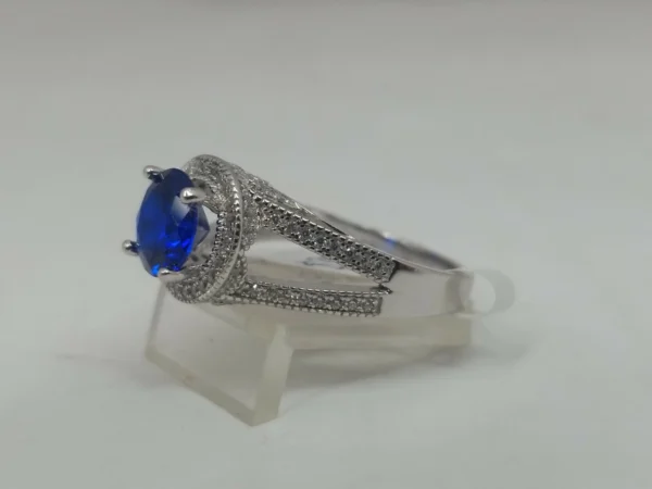 925 Sterling Silver Ring Sz 8 (Money Back Guarantee)