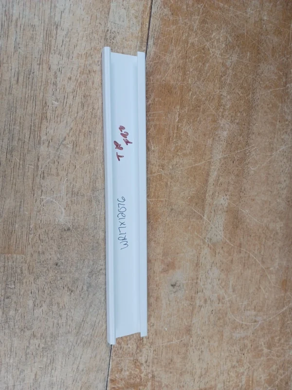 GE Refrigerator Freezer Door Trim Wr17x12076