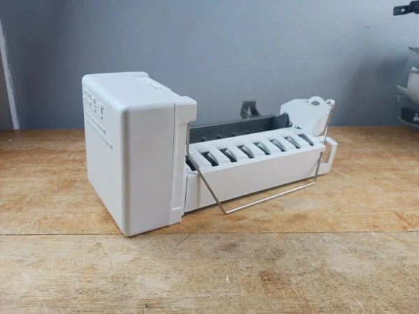 Whirlpool Refrigerator Ice Maker 5303918344