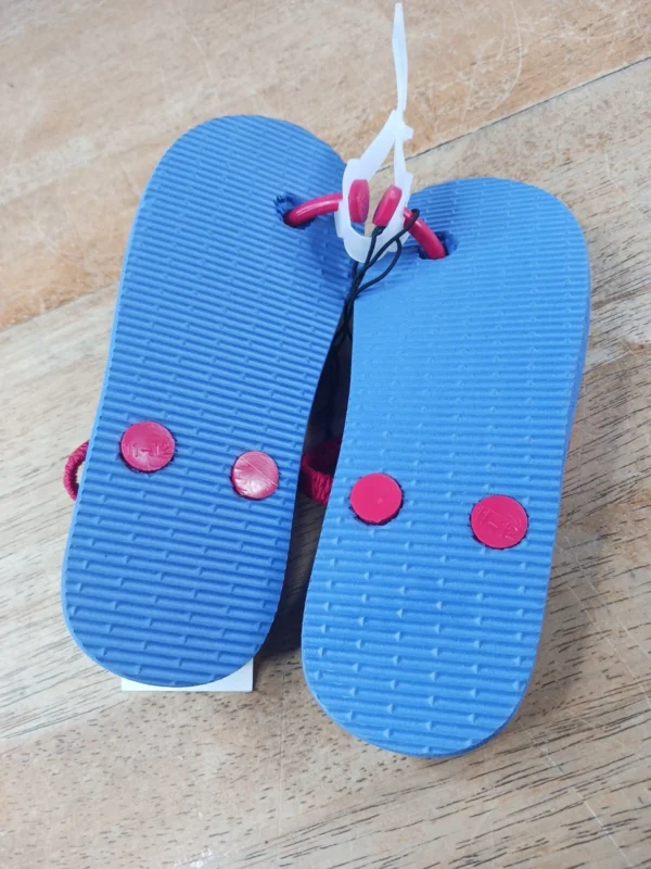 Kids Sz XL 11/12 Cat & Jack Water Flip Flops Red And Blue