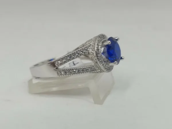 925 Sterling Silver Ring Sz 8 (Money Back Guarantee)