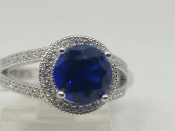 925 Sterling Silver Ring Sz 8 (Money Back Guarantee)